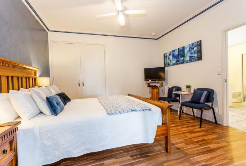 Inn The Tuarts Guest Lodge Busselton Accommodation - Adults Only Экстерьер фото