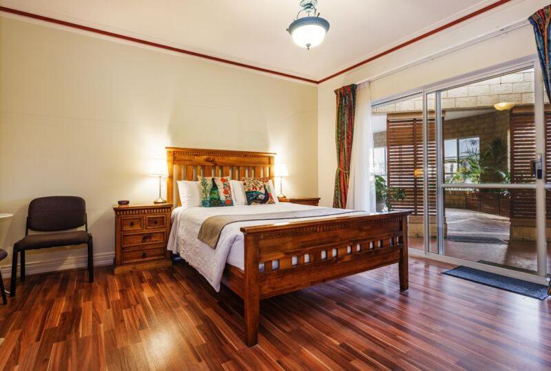 Inn The Tuarts Guest Lodge Busselton Accommodation - Adults Only Экстерьер фото